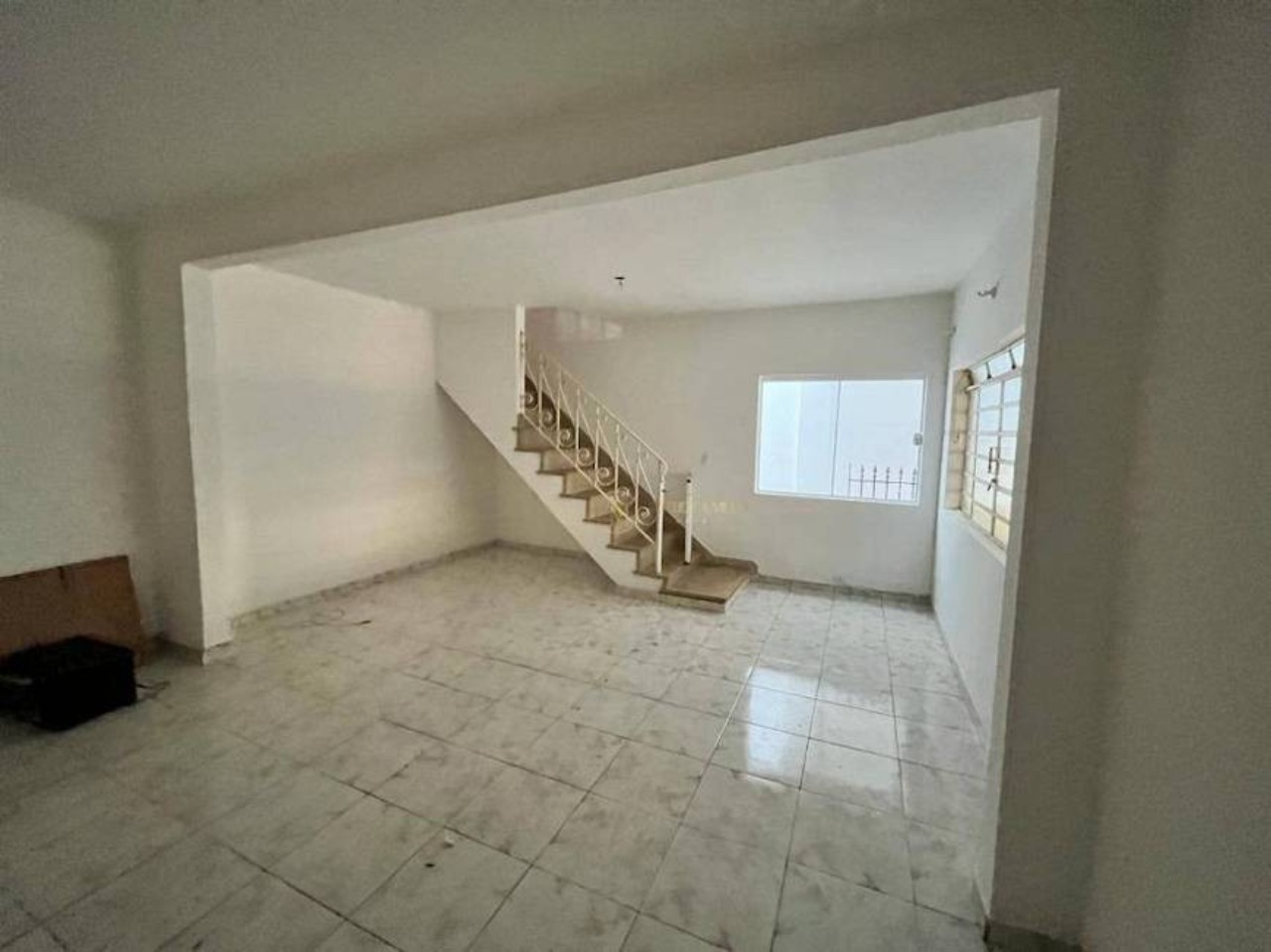 Casa à venda com 5 quartos, 160m² - Foto 2