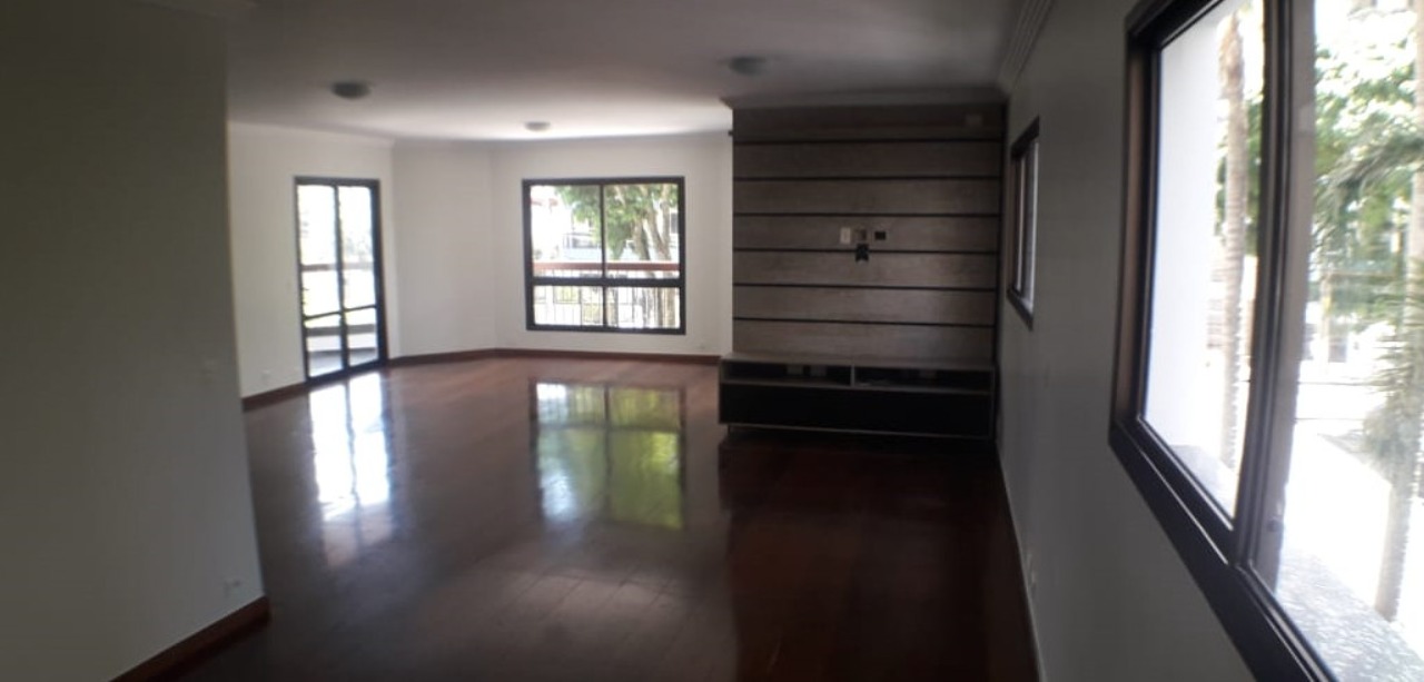 Apartamento à venda com 4 quartos, 217m² - Foto 1