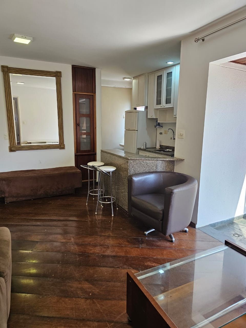 Apartamento à venda com 1 quarto, 45m² - Foto 11