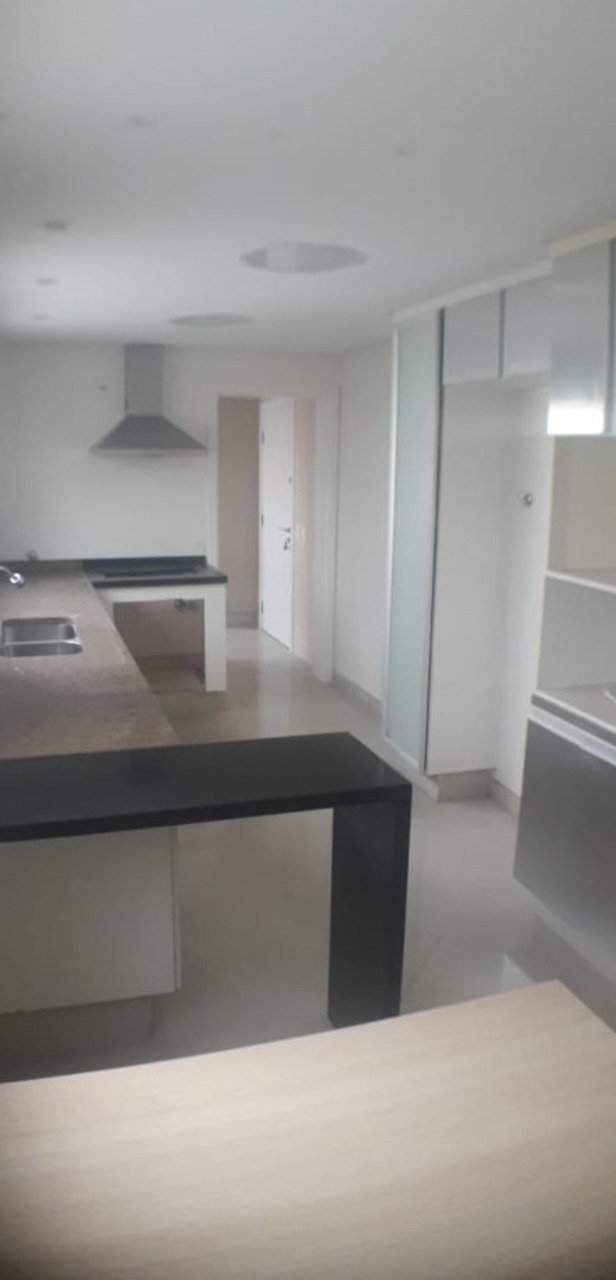 Apartamento à venda com 4 quartos, 217m² - Foto 21