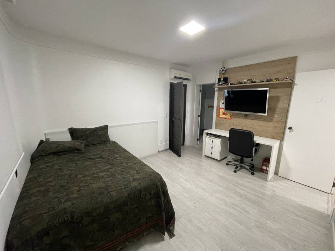 Apartamento à venda com 4 quartos, 200m² - Foto 15