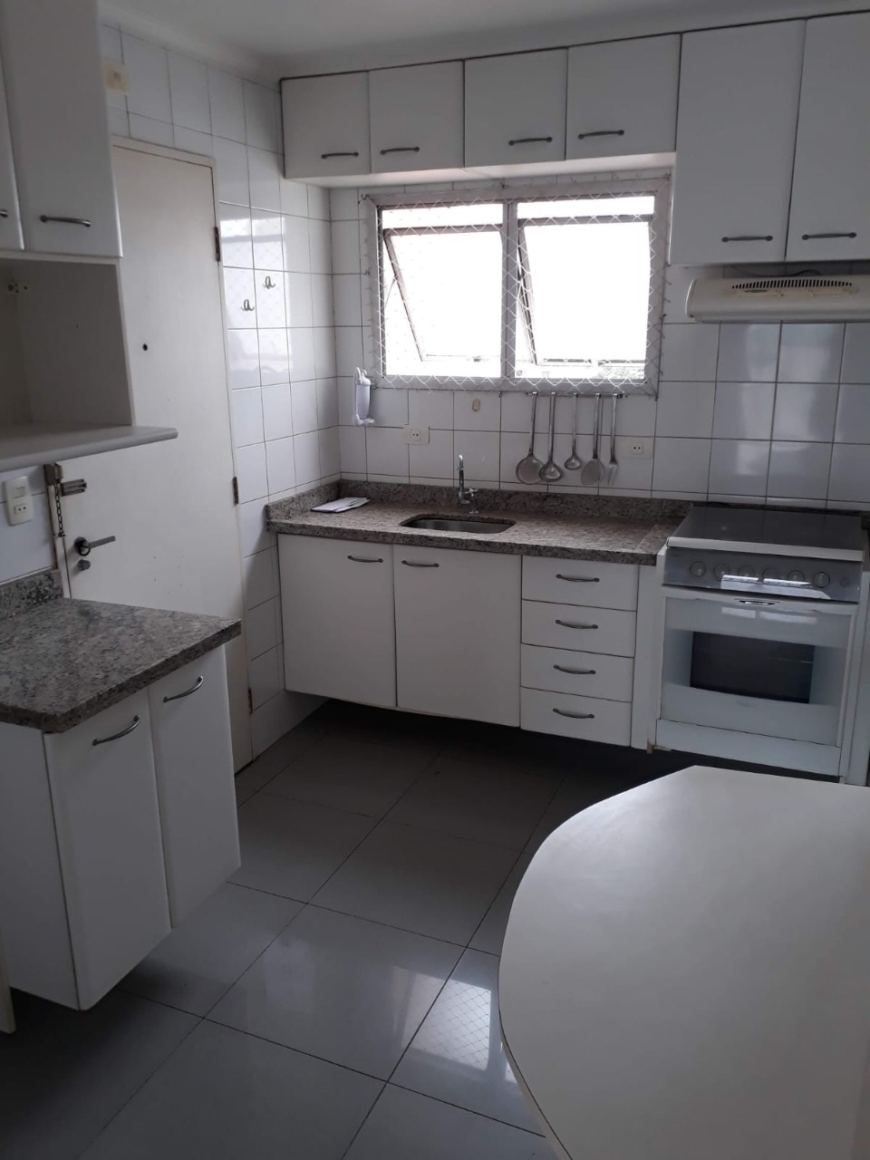 Apartamento à venda com 2 quartos, 65m² - Foto 9