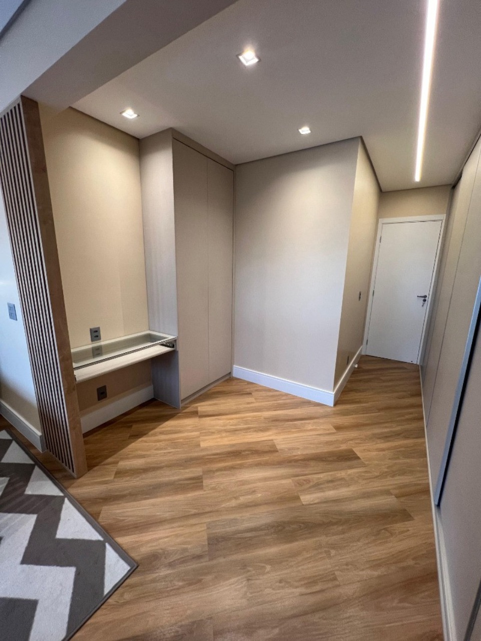 Apartamento à venda com 3 quartos, 149m² - Foto 2