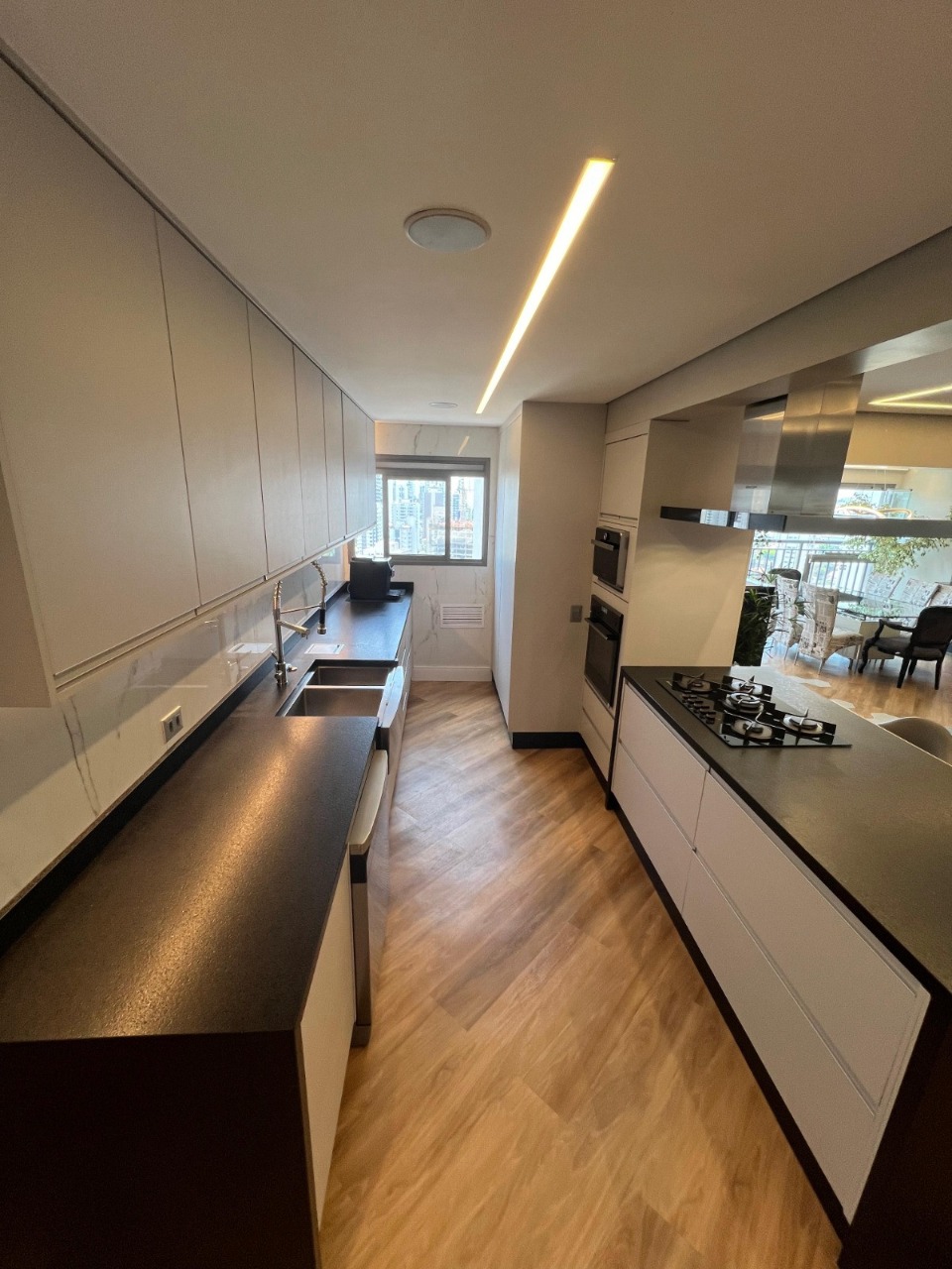 Apartamento à venda com 3 quartos, 149m² - Foto 11