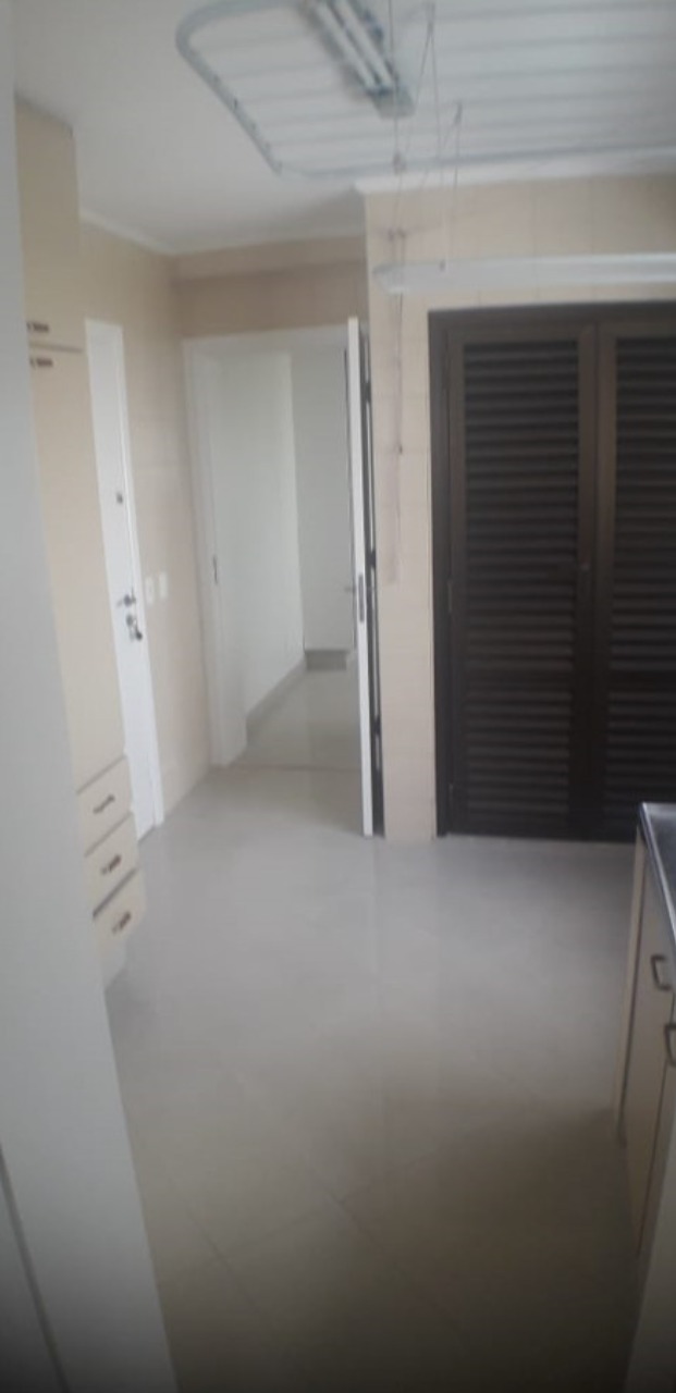 Apartamento à venda com 4 quartos, 217m² - Foto 14