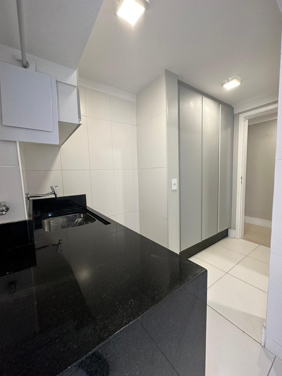 Apartamento à venda com 3 quartos, 156m² - Foto 6