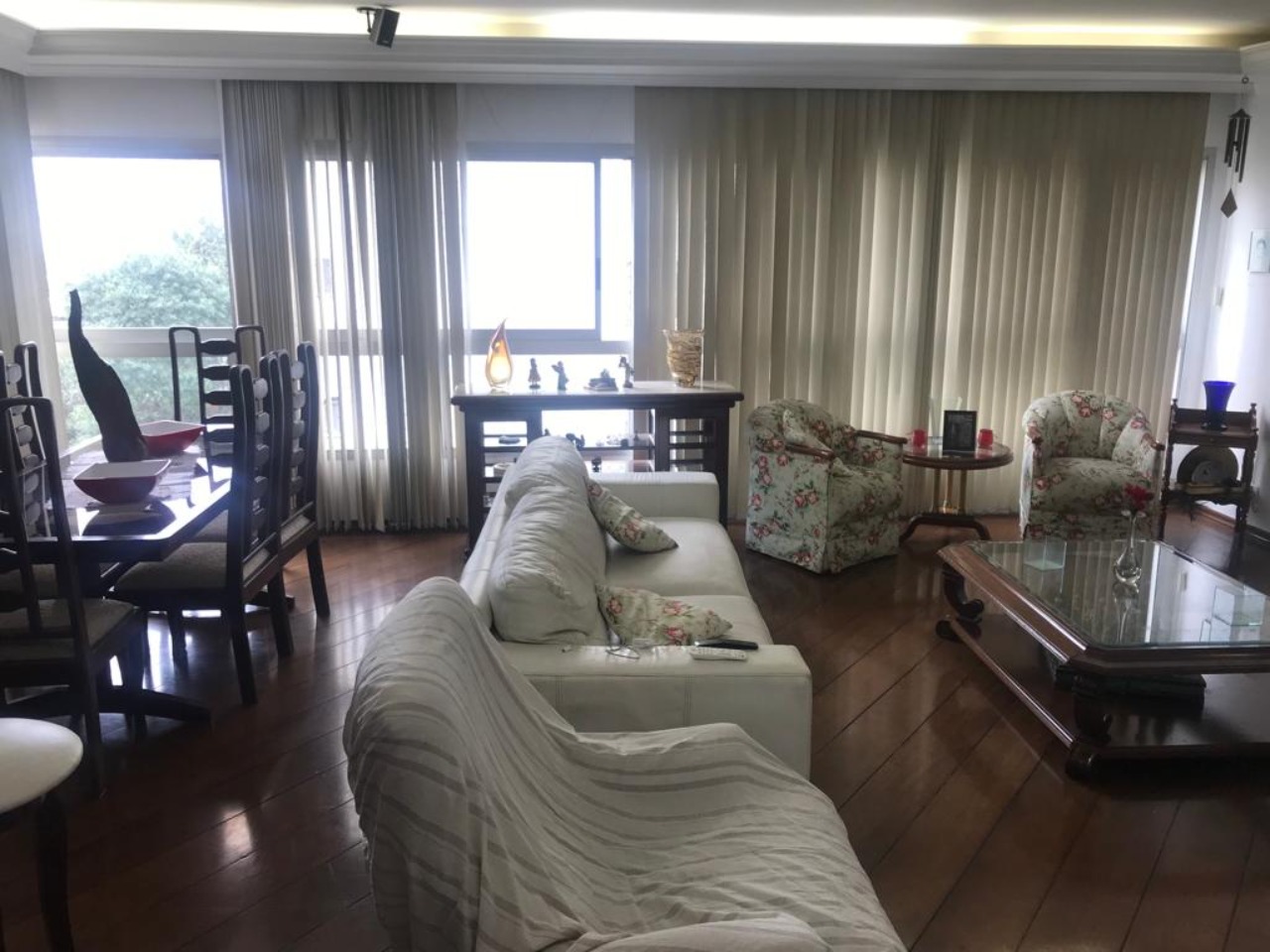 Apartamento à venda com 4 quartos, 160m² - Foto 1