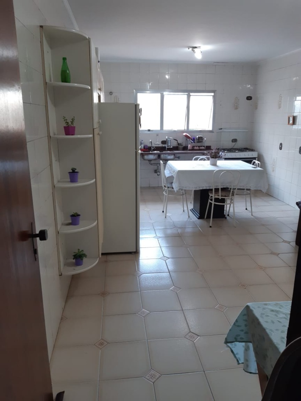 Casa à venda com 3 quartos, 220m² - Foto 2