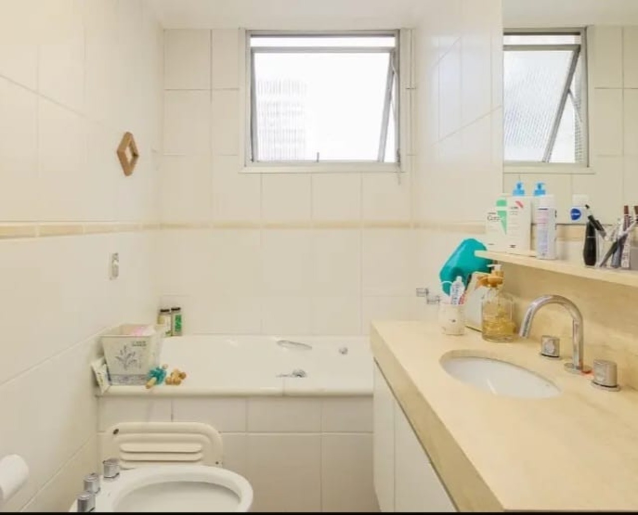 Apartamento à venda com 4 quartos, 180m² - Foto 2