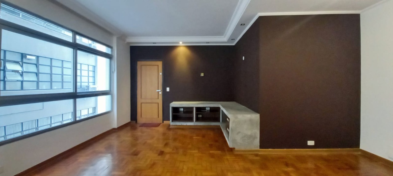 Apartamento à venda com 3 quartos, 130m² - Foto 1