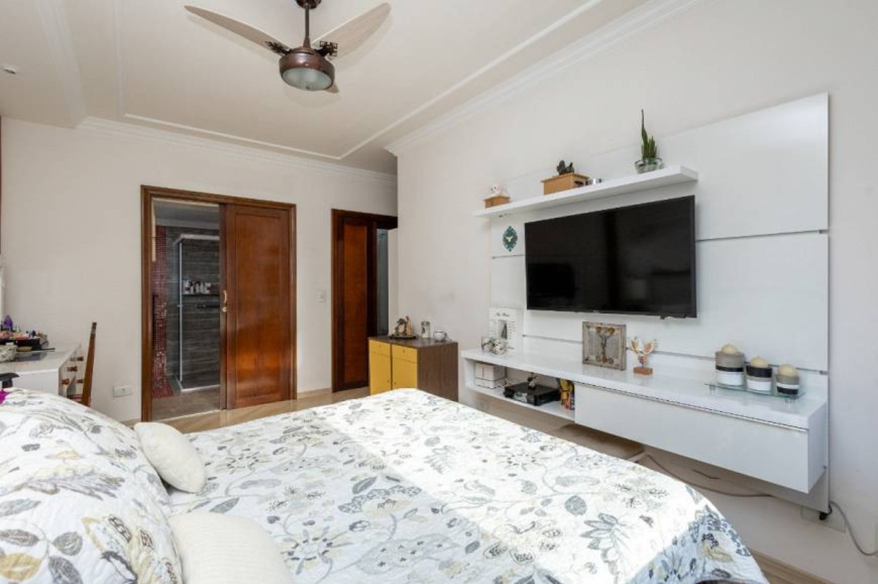 Apartamento à venda com 3 quartos, 208m² - Foto 3