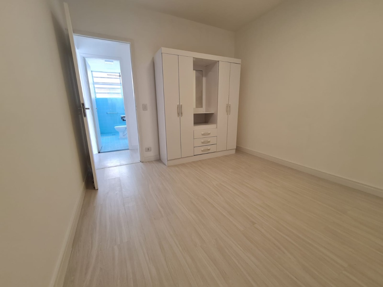 Apartamento à venda com 2 quartos, 75m² - Foto 17