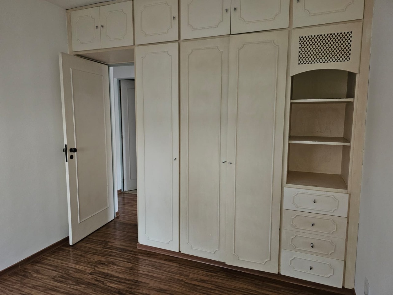 Apartamento à venda com 3 quartos, 81m² - Foto 6