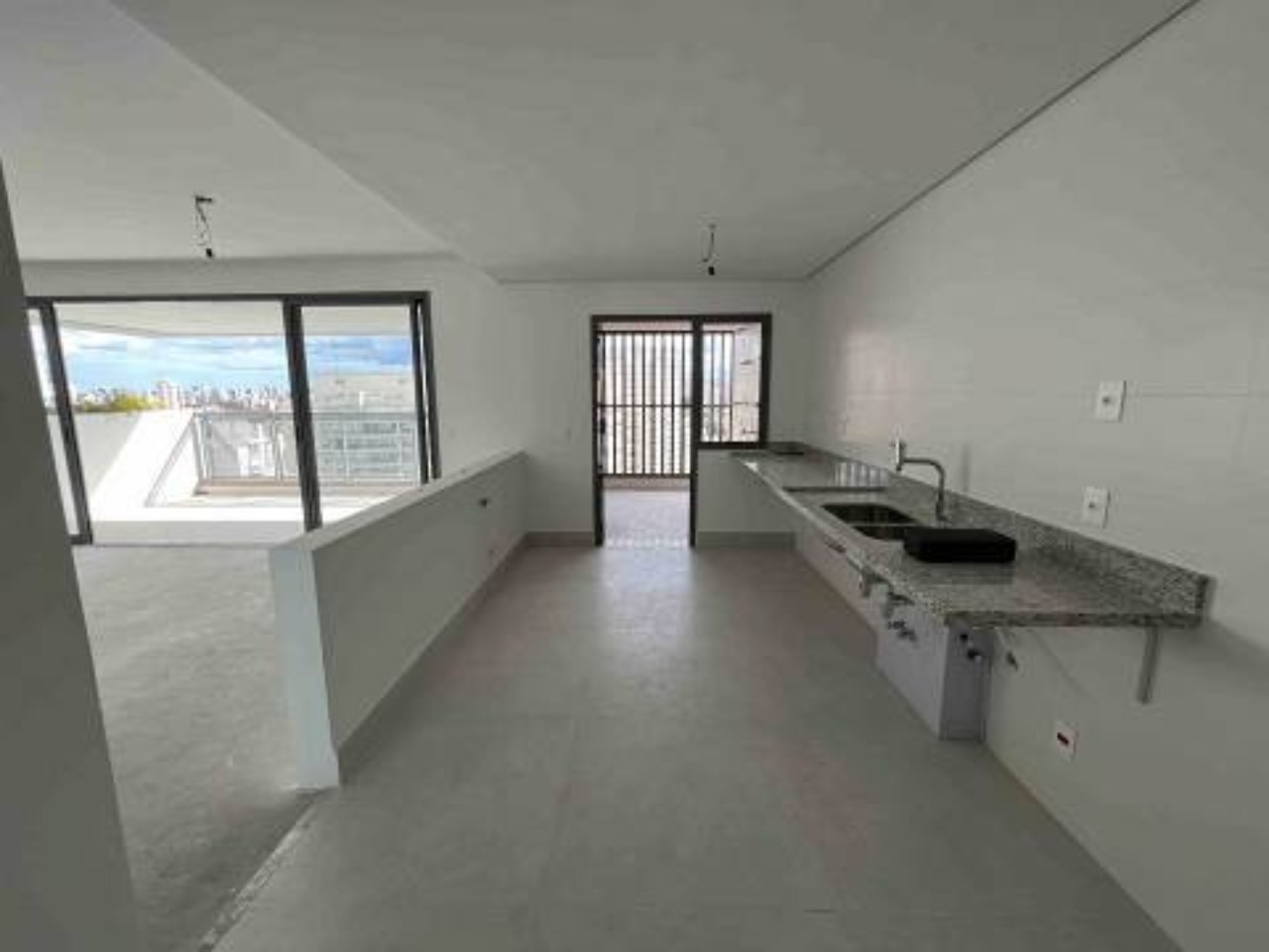 Apartamento à venda com 4 quartos, 165m² - Foto 9