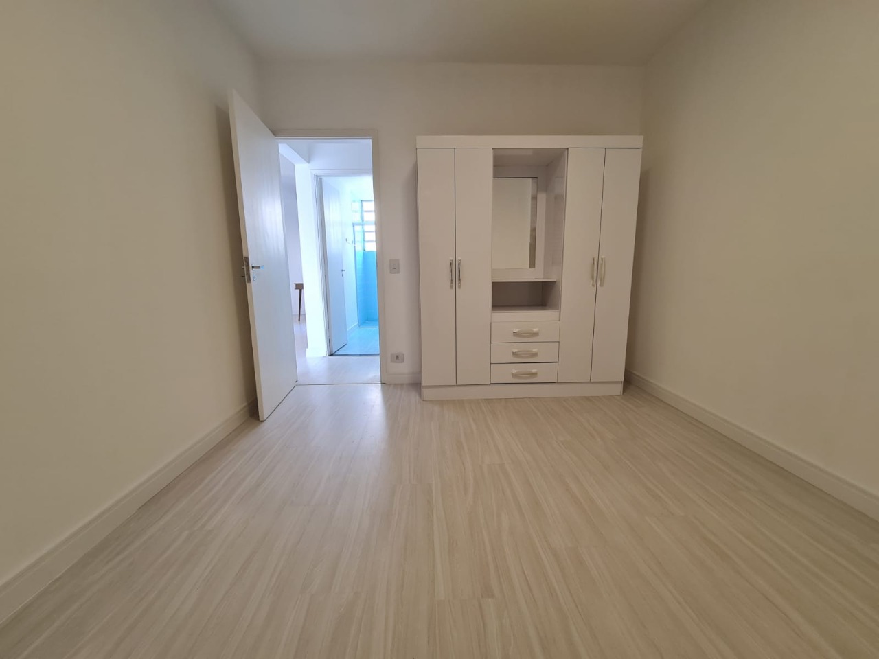 Apartamento à venda com 2 quartos, 75m² - Foto 9