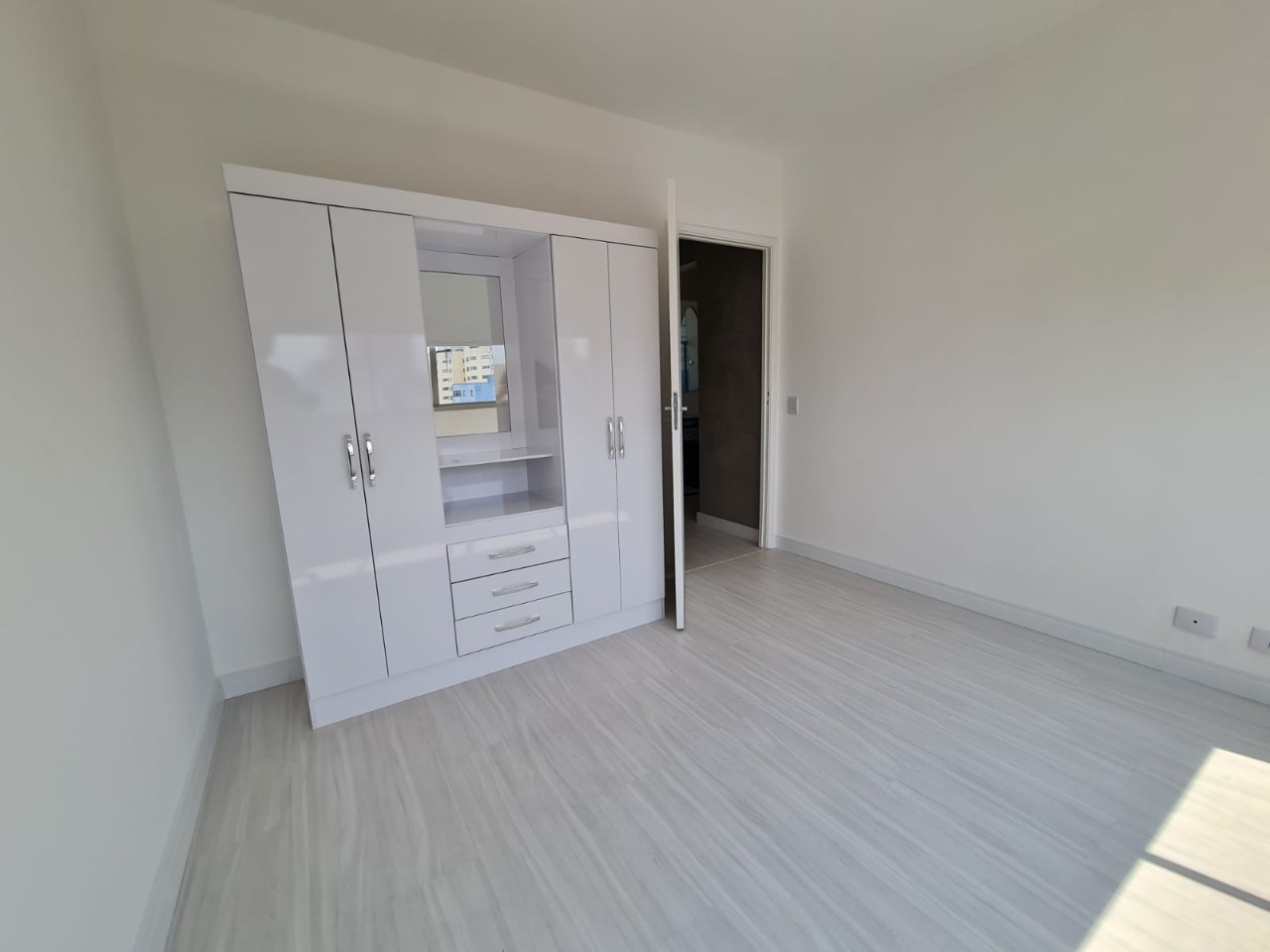 Apartamento à venda com 2 quartos, 75m² - Foto 5