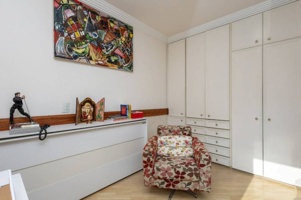 Apartamento à venda com 3 quartos, 208m² - Foto 14