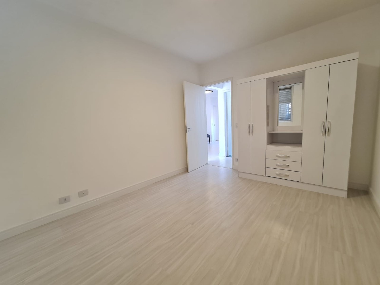 Apartamento à venda com 2 quartos, 75m² - Foto 12