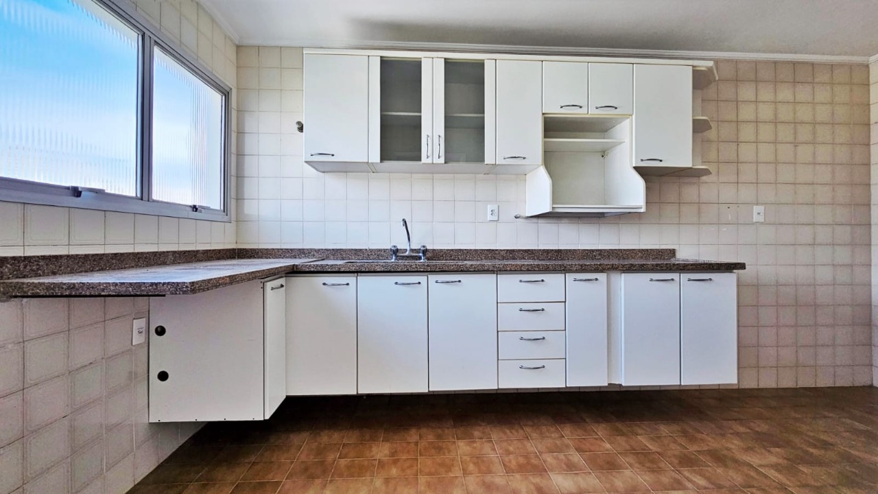 Apartamento à venda com 3 quartos, 122m² - Foto 18