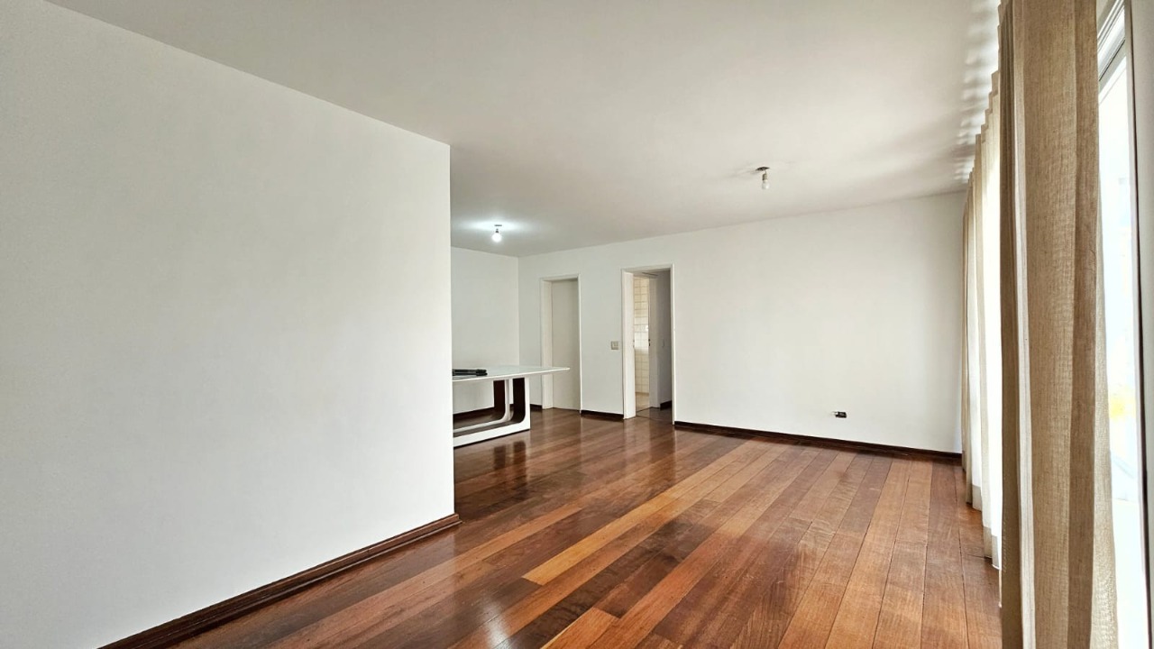 Apartamento à venda com 3 quartos, 122m² - Foto 19