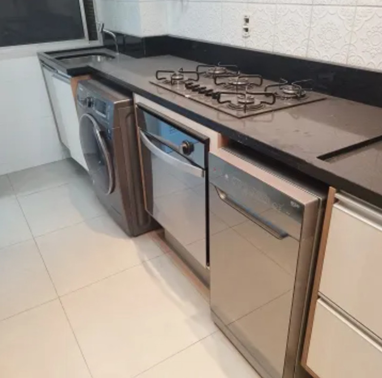 Apartamento à venda com 2 quartos, 64m² - Foto 14