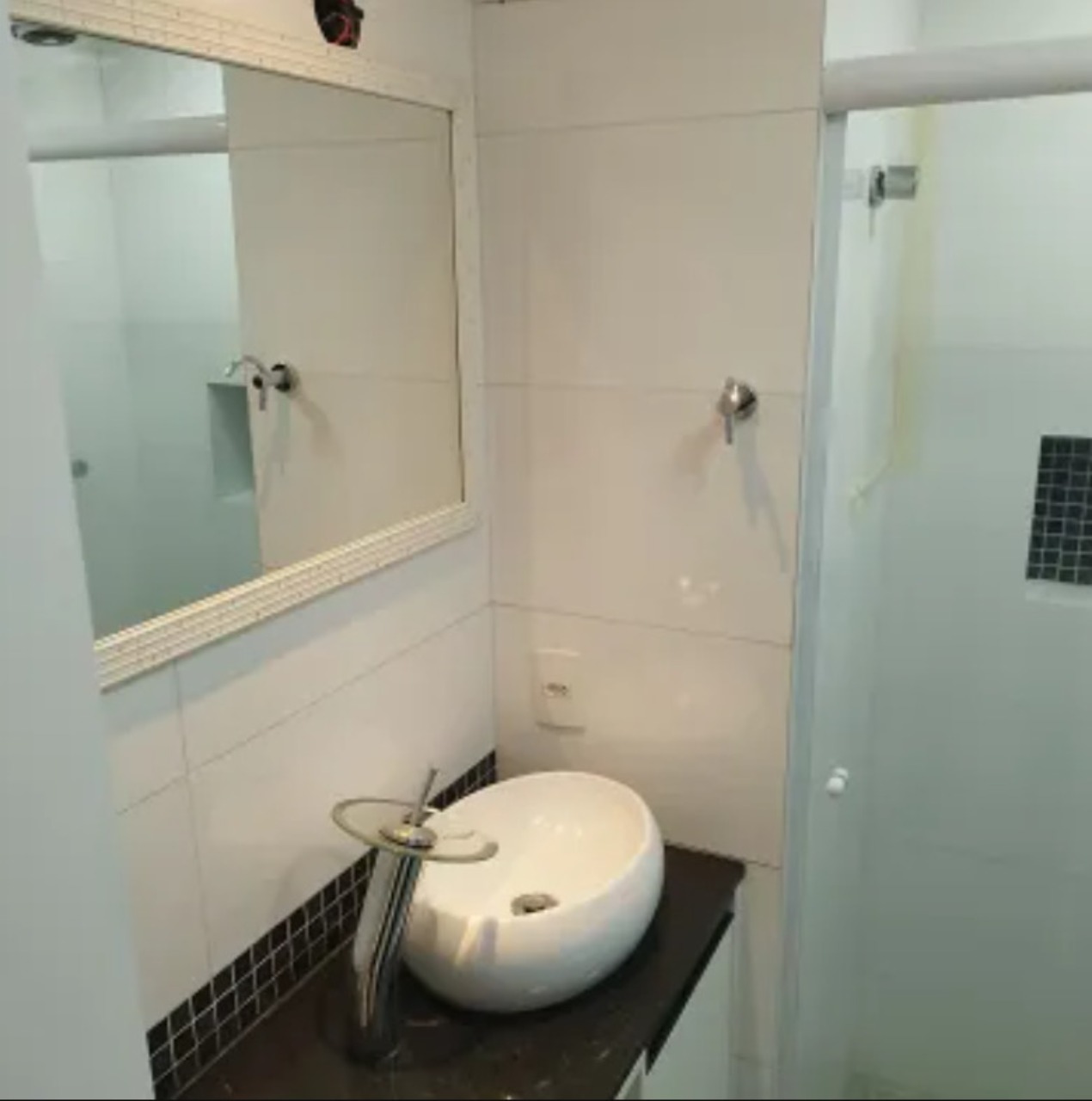 Apartamento à venda com 2 quartos, 64m² - Foto 2