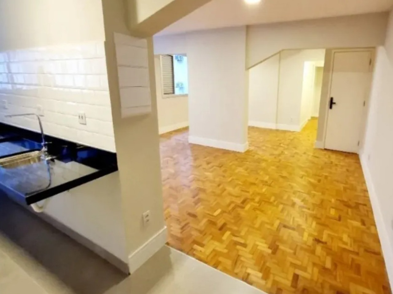 Apartamento à venda com 3 quartos, 114m² - Foto 2