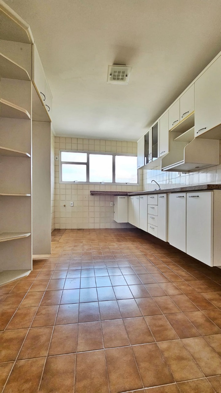 Apartamento à venda com 3 quartos, 122m² - Foto 10