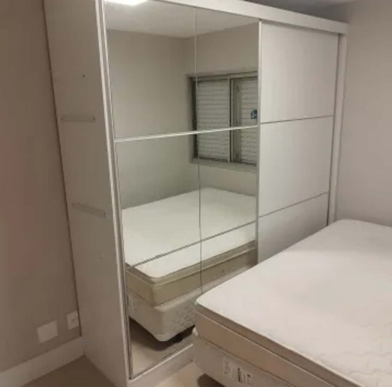 Apartamento à venda com 2 quartos, 64m² - Foto 4