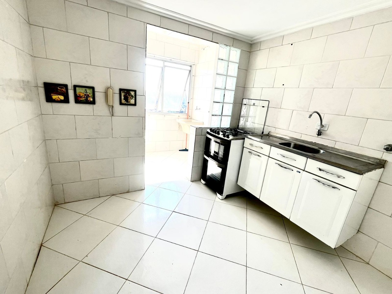 Apartamento à venda com 2 quartos, 64m² - Foto 2