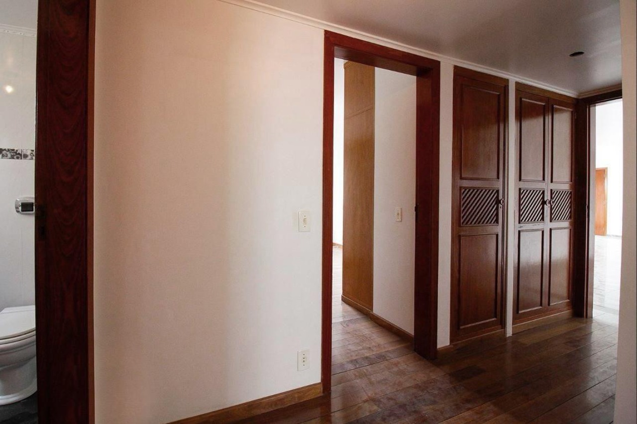 Apartamento à venda com 3 quartos, 176m² - Foto 9