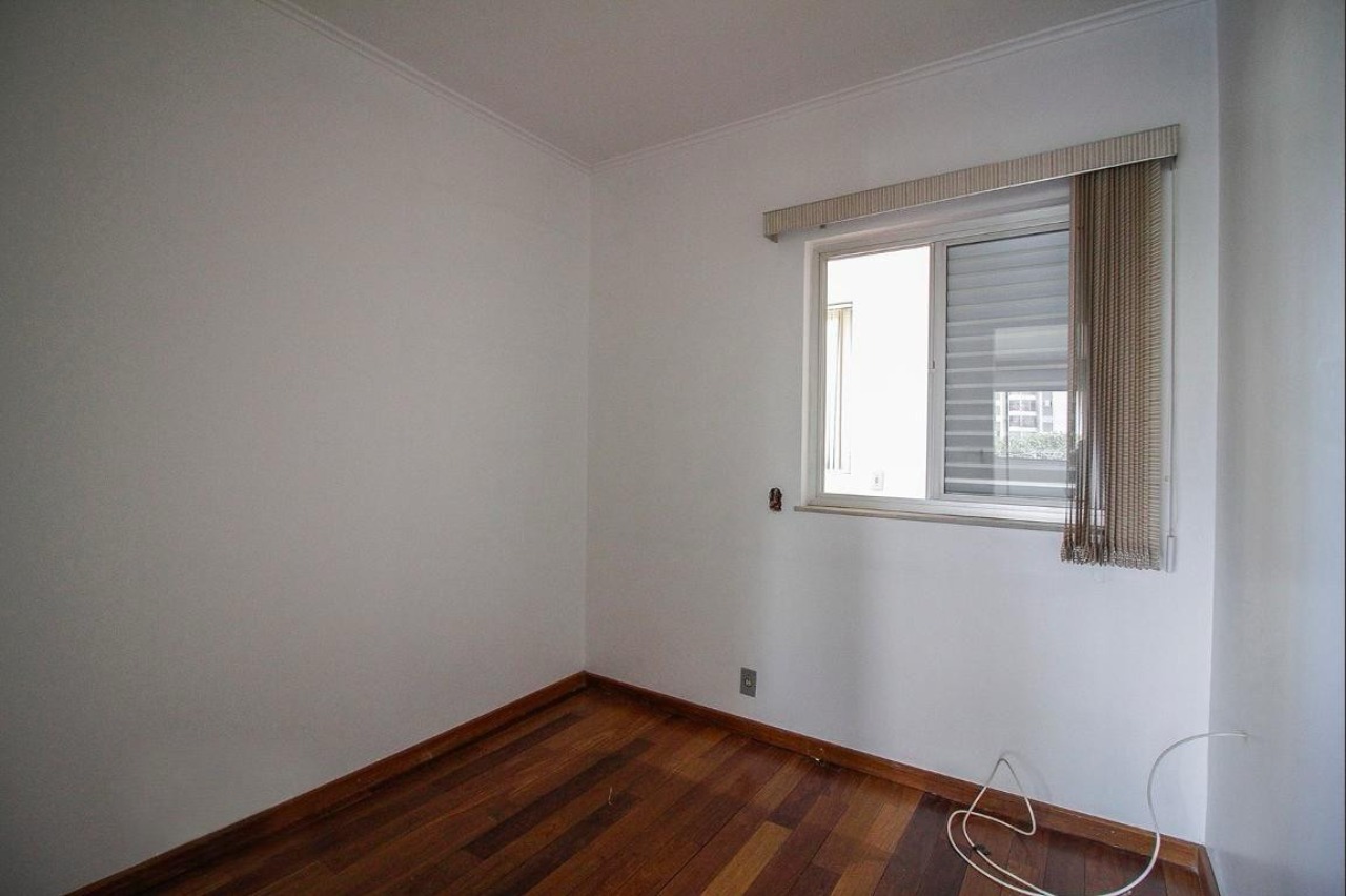 Apartamento à venda com 3 quartos, 176m² - Foto 2