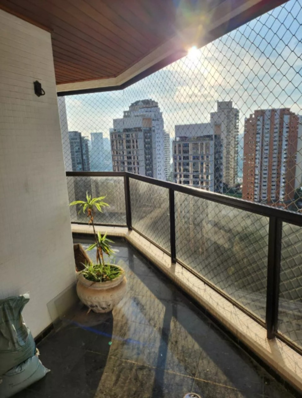 Apartamento à venda com 4 quartos, 239m² - Foto 2