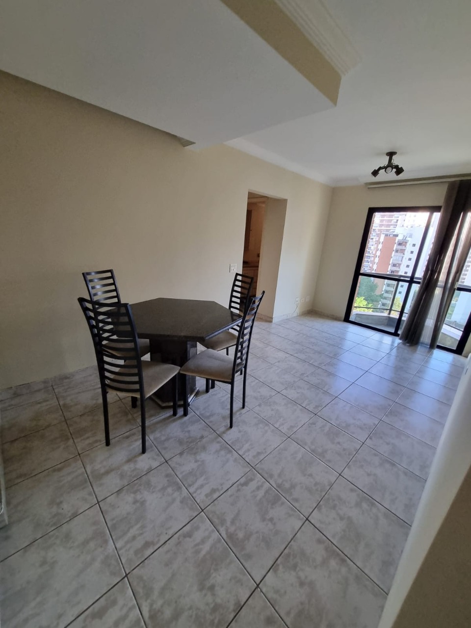 Apartamento à venda com 2 quartos, 65m² - Foto 1