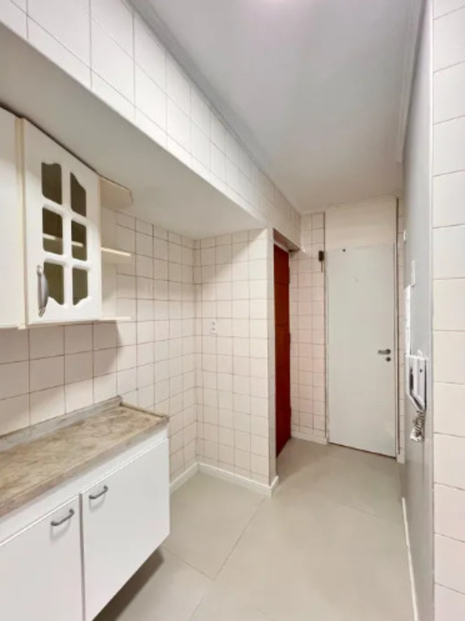 Apartamento à venda com 3 quartos, 70m² - Foto 2