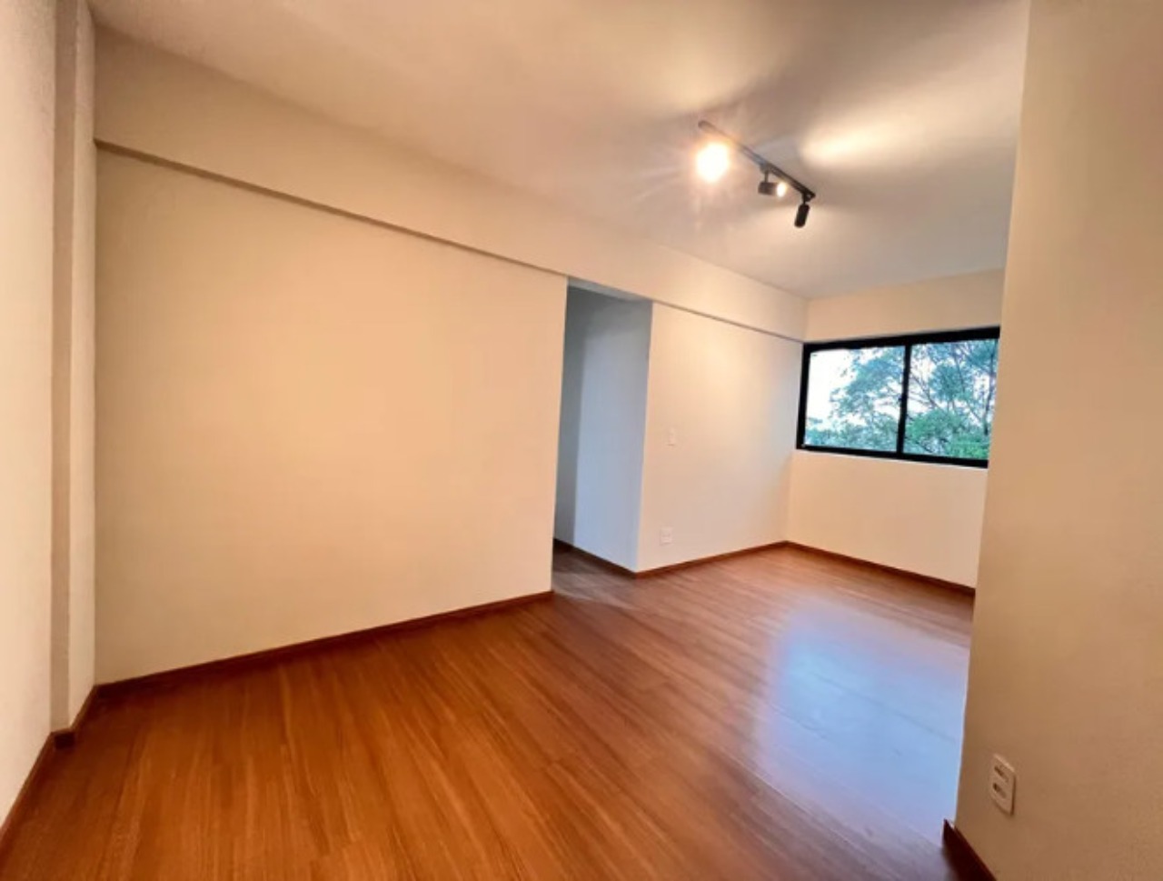 Apartamento à venda com 3 quartos, 70m² - Foto 1