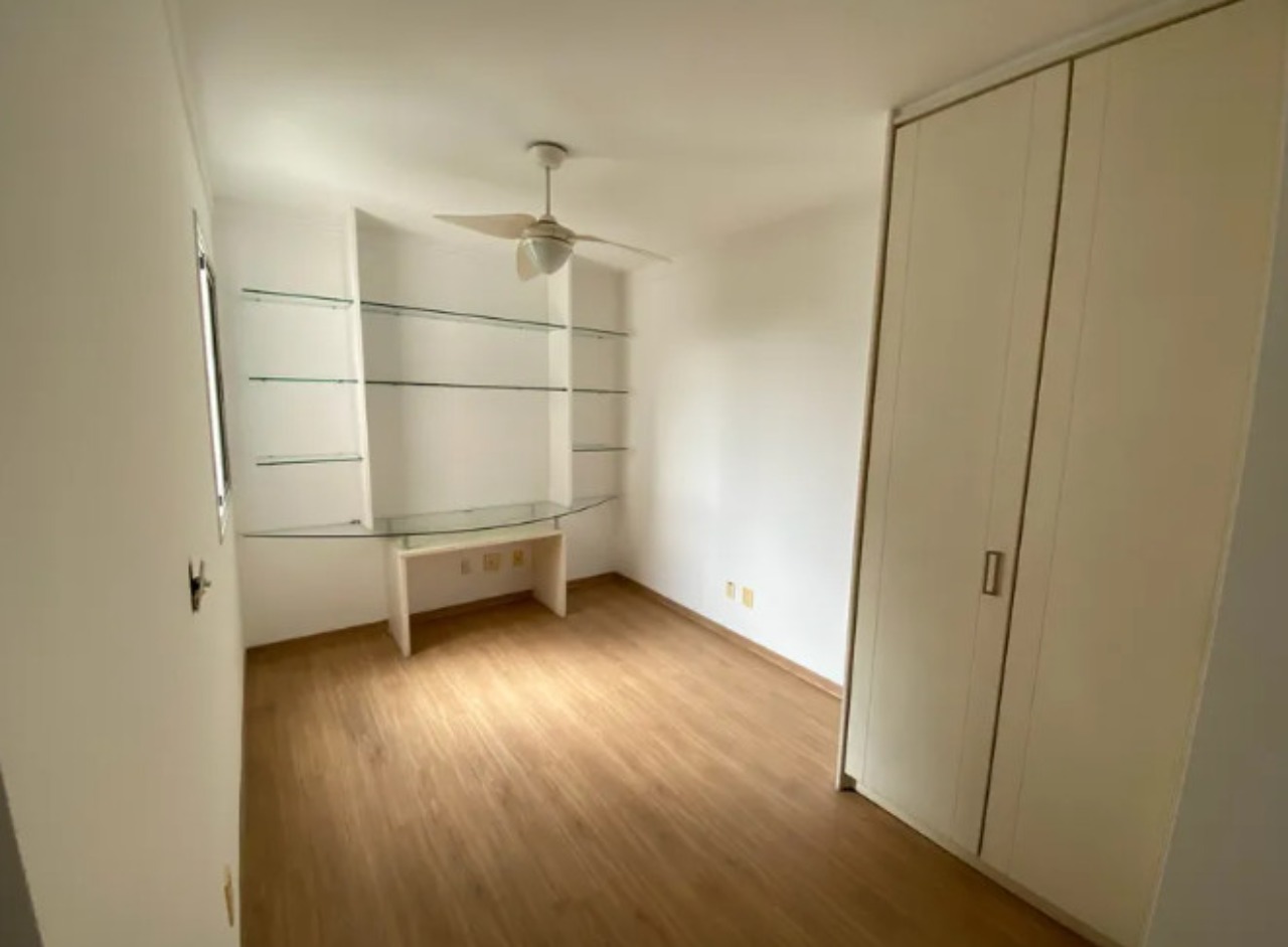 Apartamento à venda com 3 quartos, 300m² - Foto 2