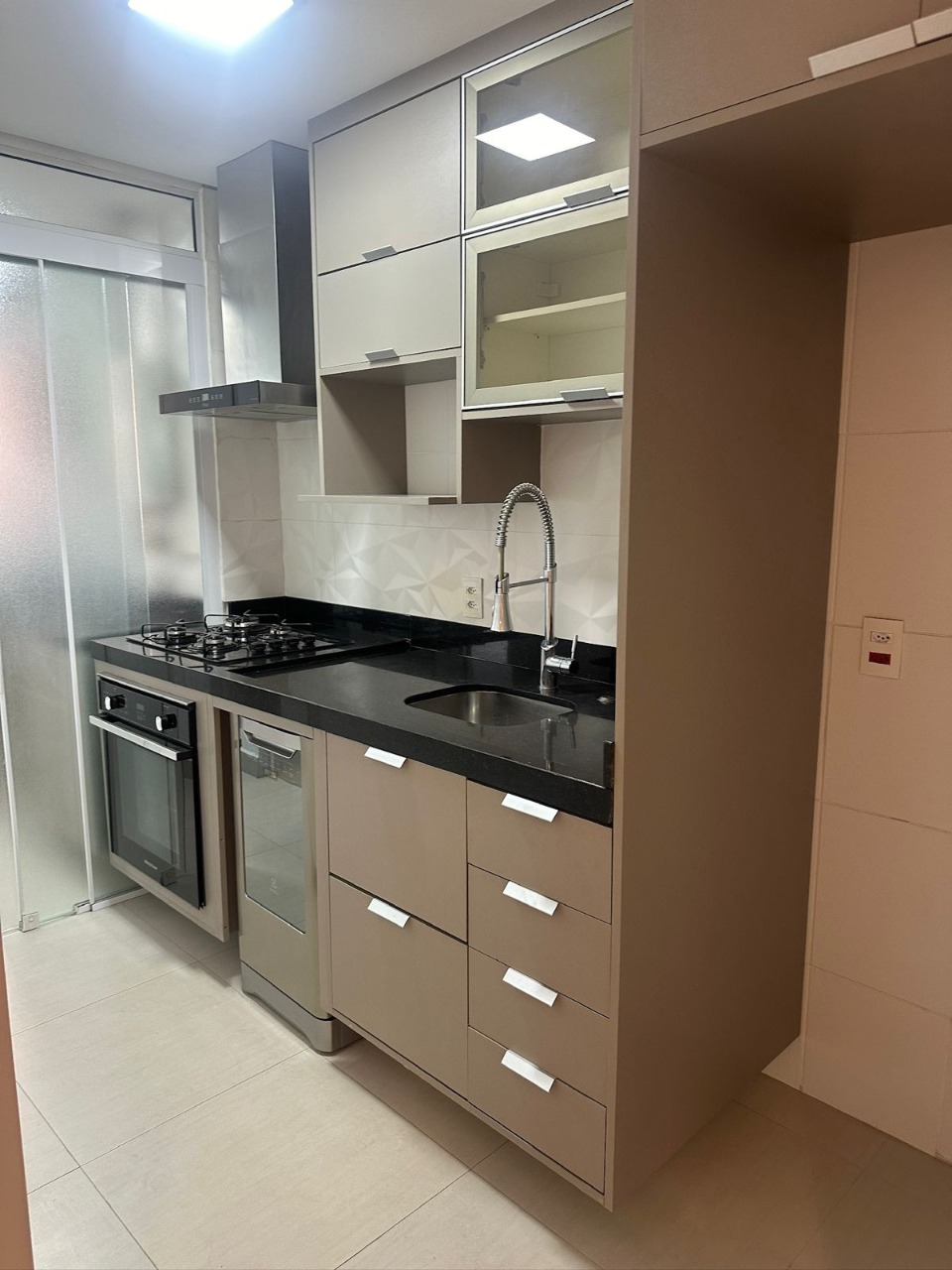 Apartamento à venda com 2 quartos, 60m² - Foto 2