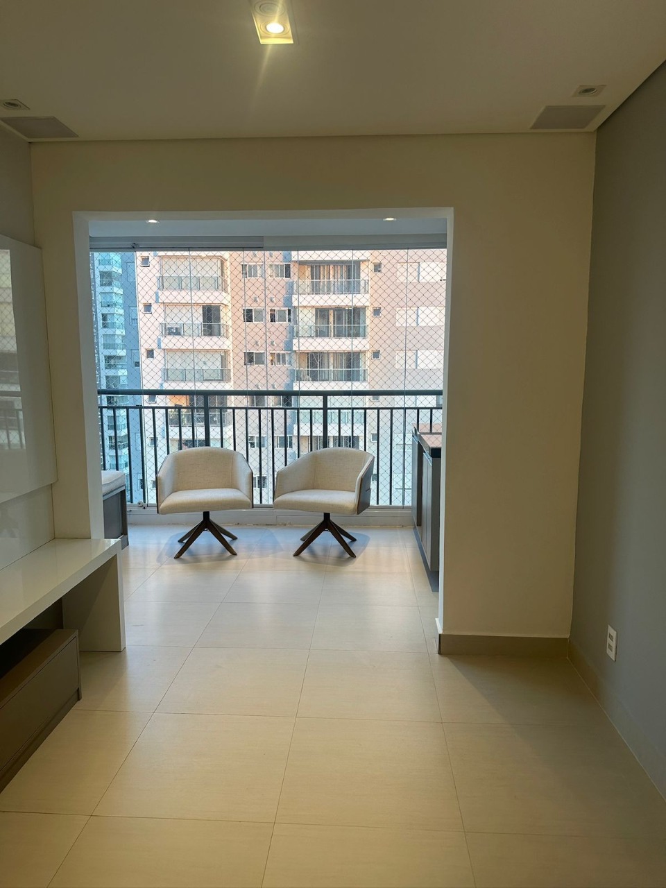 Apartamento à venda com 2 quartos, 60m² - Foto 4