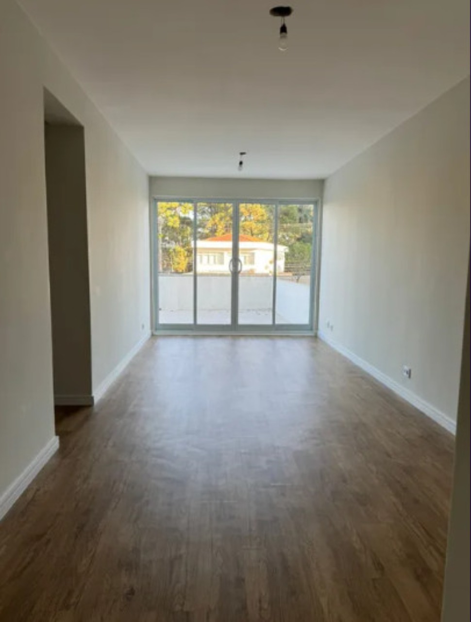 Apartamento à venda com 2 quartos, 75m² - Foto 1