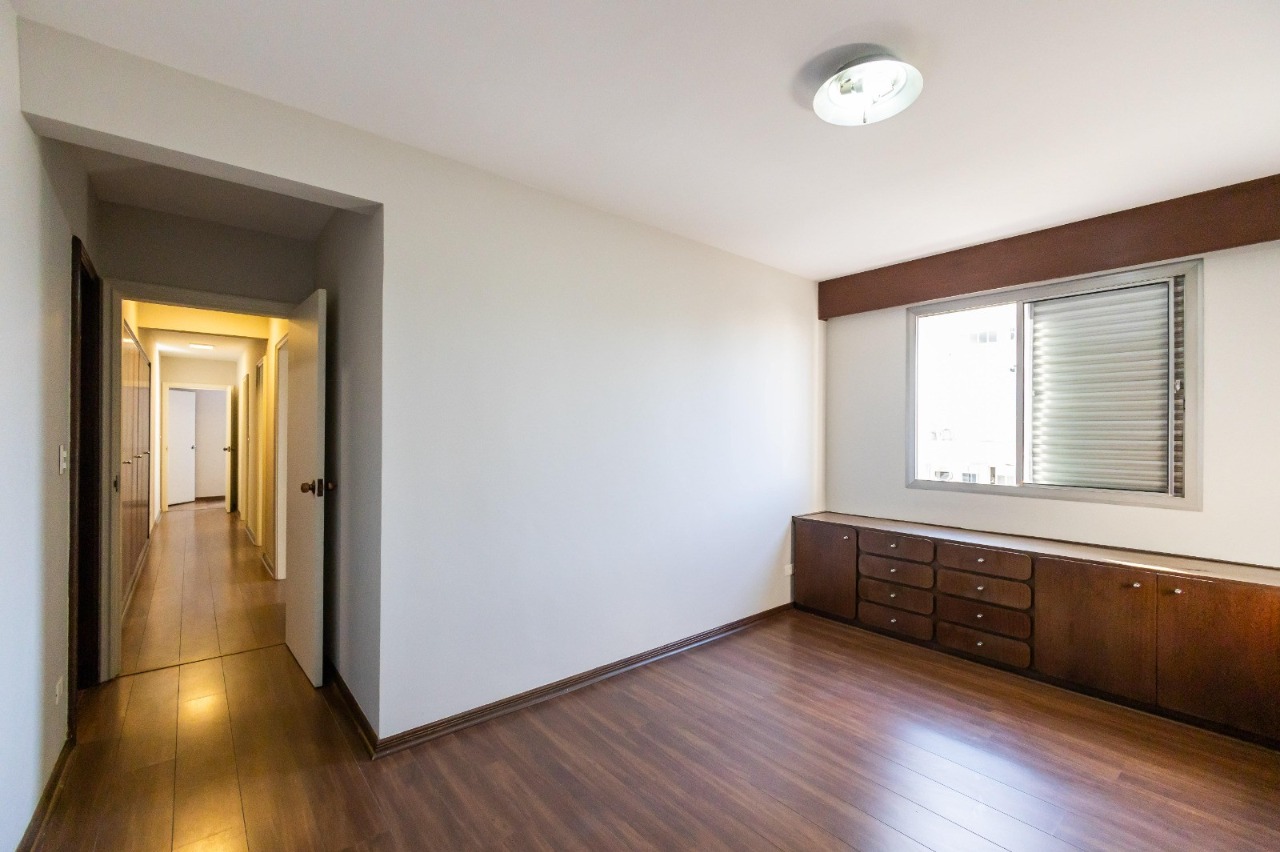 Apartamento à venda com 3 quartos, 200m² - Foto 13