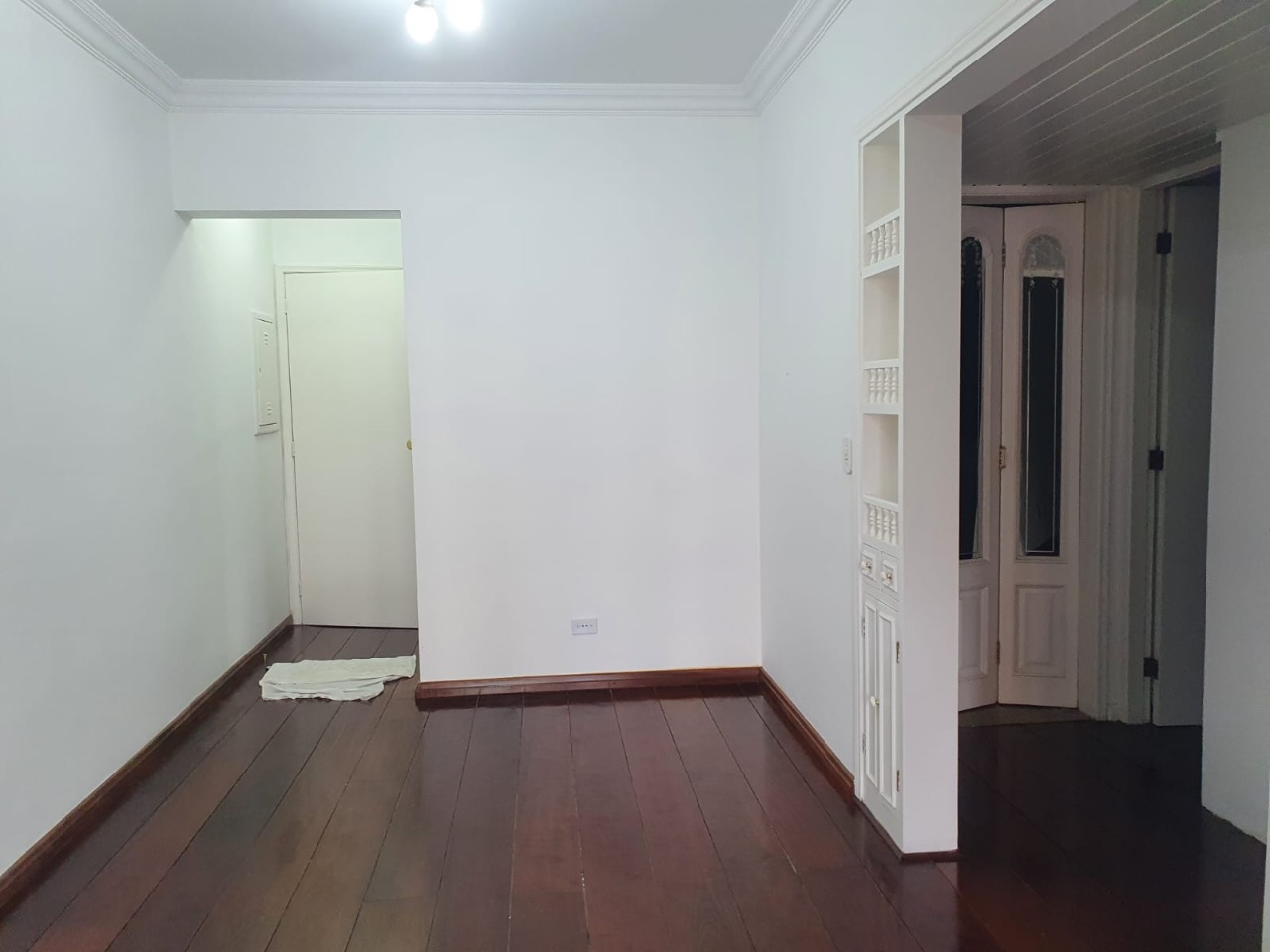 Apartamento à venda com 2 quartos, 64m² - Foto 2