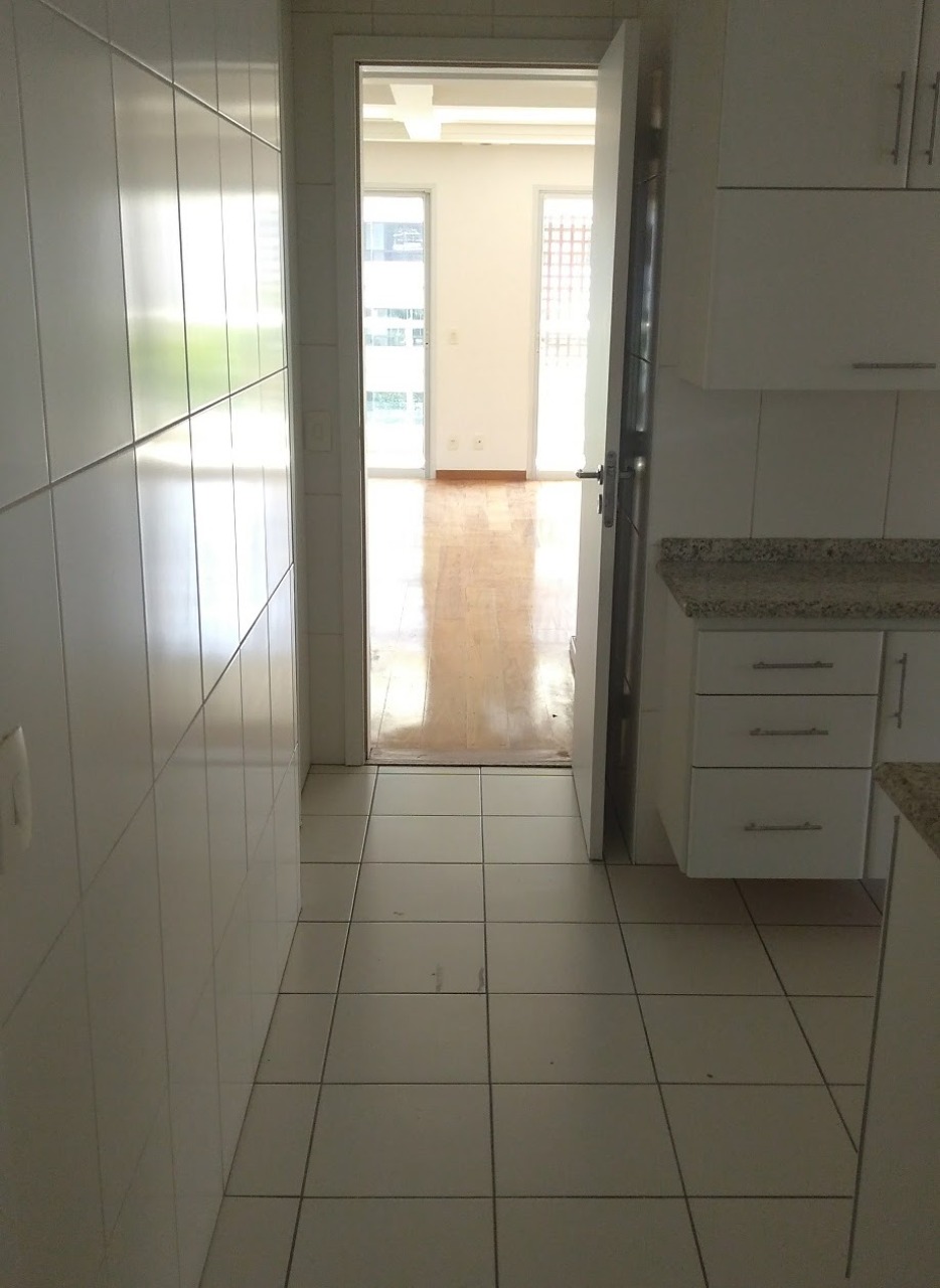 Apartamento para alugar com 4 quartos, 240m² - Foto 25