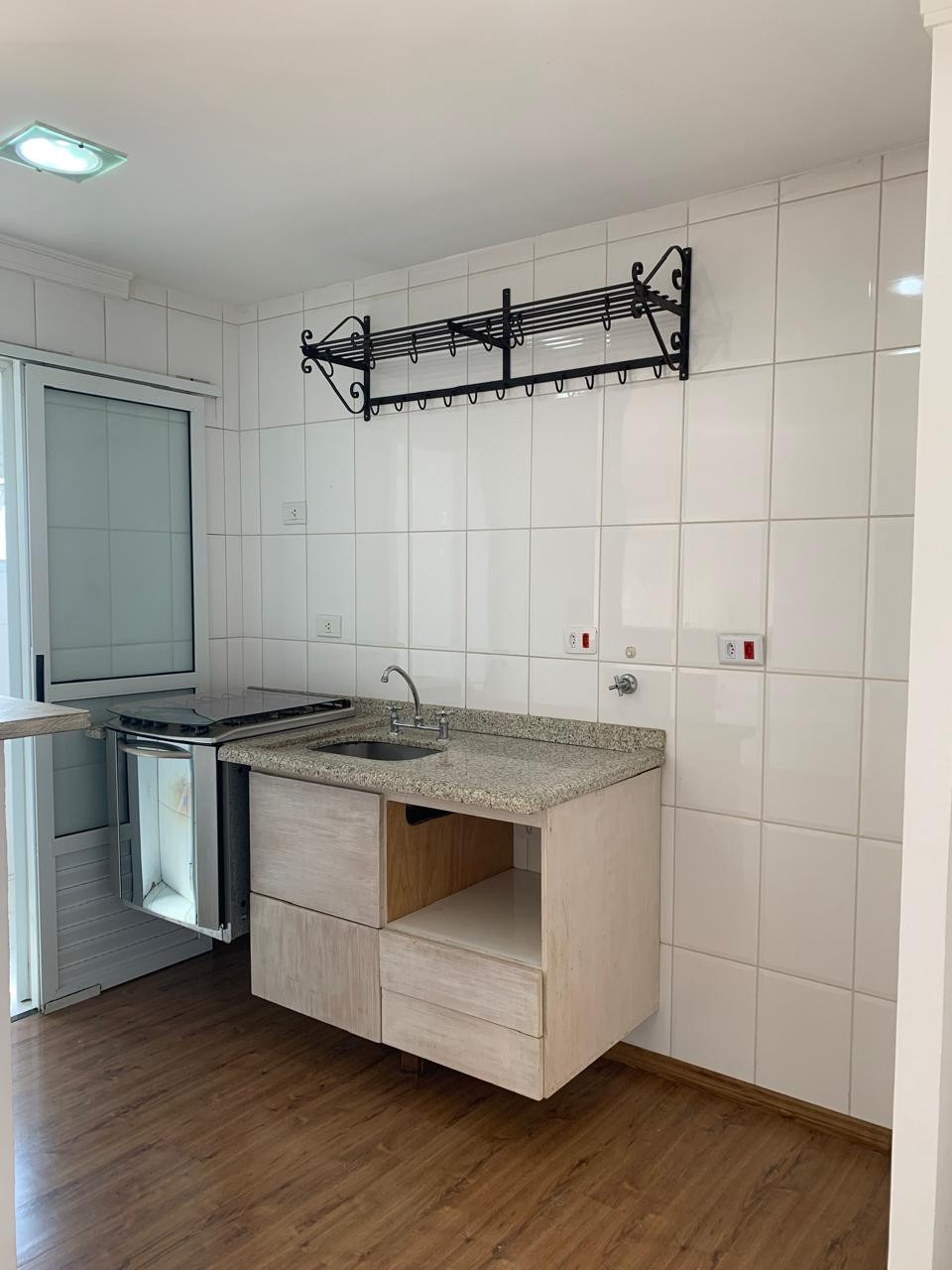 Apartamento à venda com 1 quarto, 40m² - Foto 2