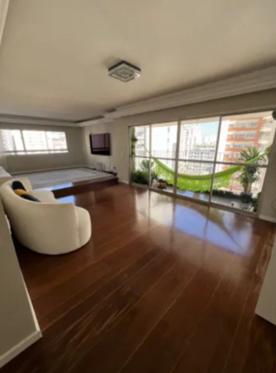 Apartamento à venda com 4 quartos, 200m² - Foto 1