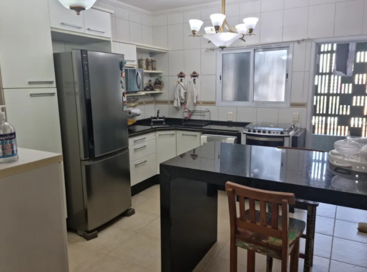 Apartamento à venda com 3 quartos, 121m² - Foto 1