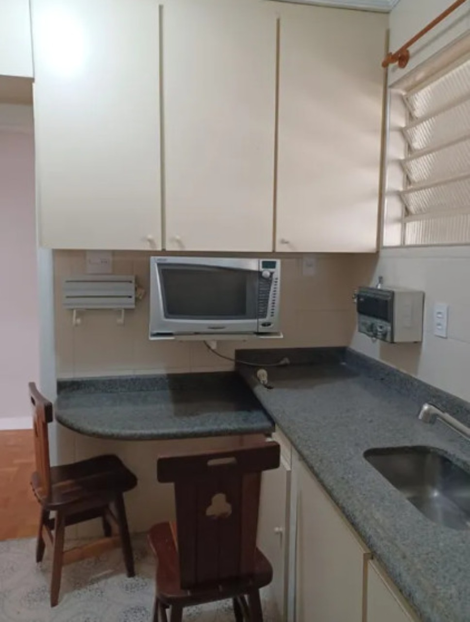 Apartamento à venda com 1 quarto, 60m² - Foto 2