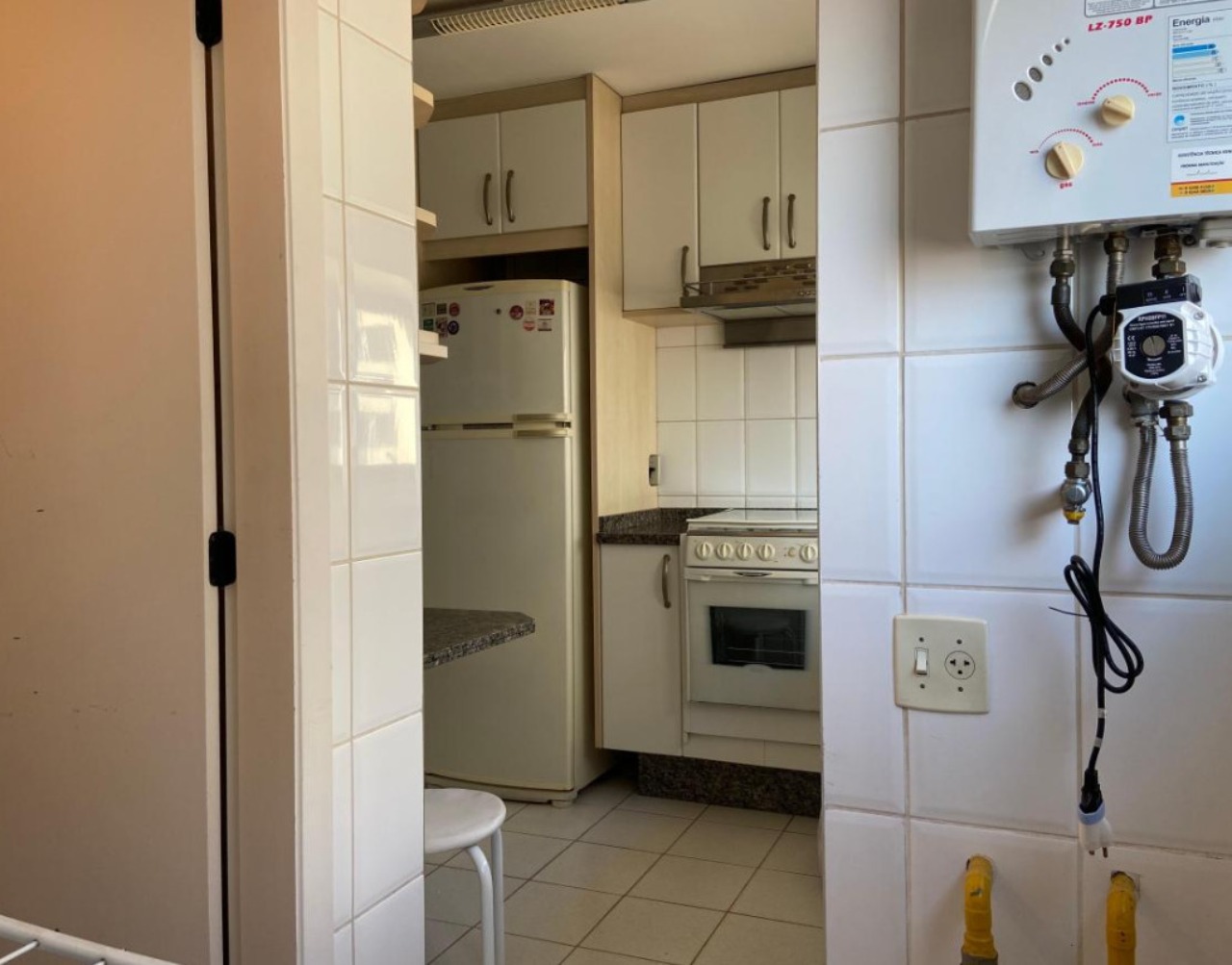 Apartamento à venda com 2 quartos, 75m² - Foto 14