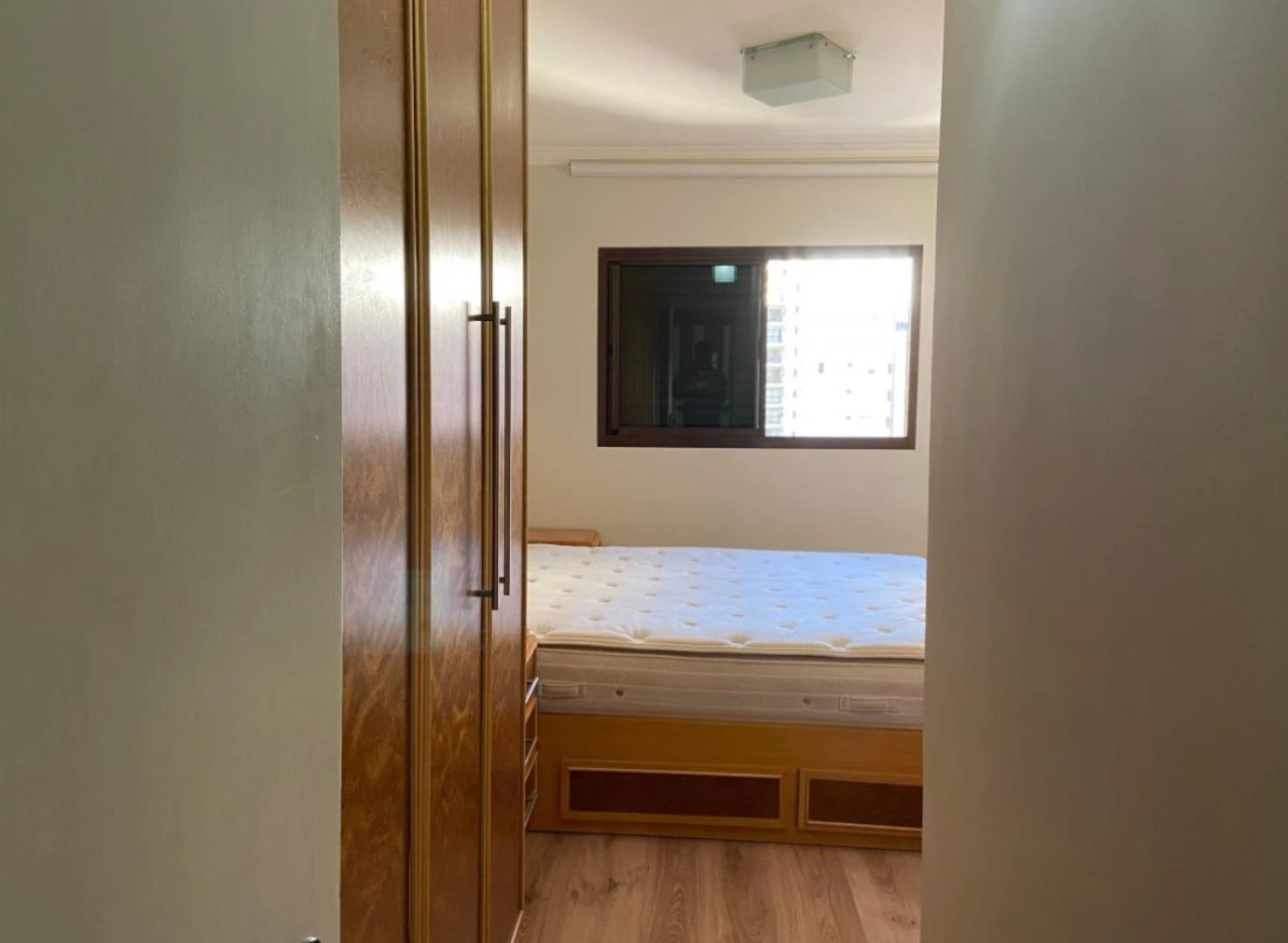 Apartamento à venda com 2 quartos, 75m² - Foto 9