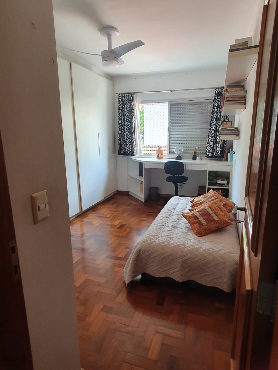 Apartamento à venda com 3 quartos, 189m² - Foto 3